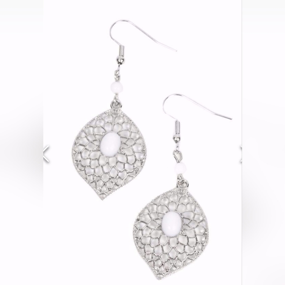 paparazzi Jewelry - Perky Perennial White EARRINGS NWT  SALE